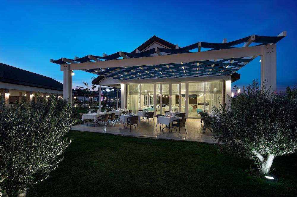 32_w3837h2556x3y3-08b8af36_z