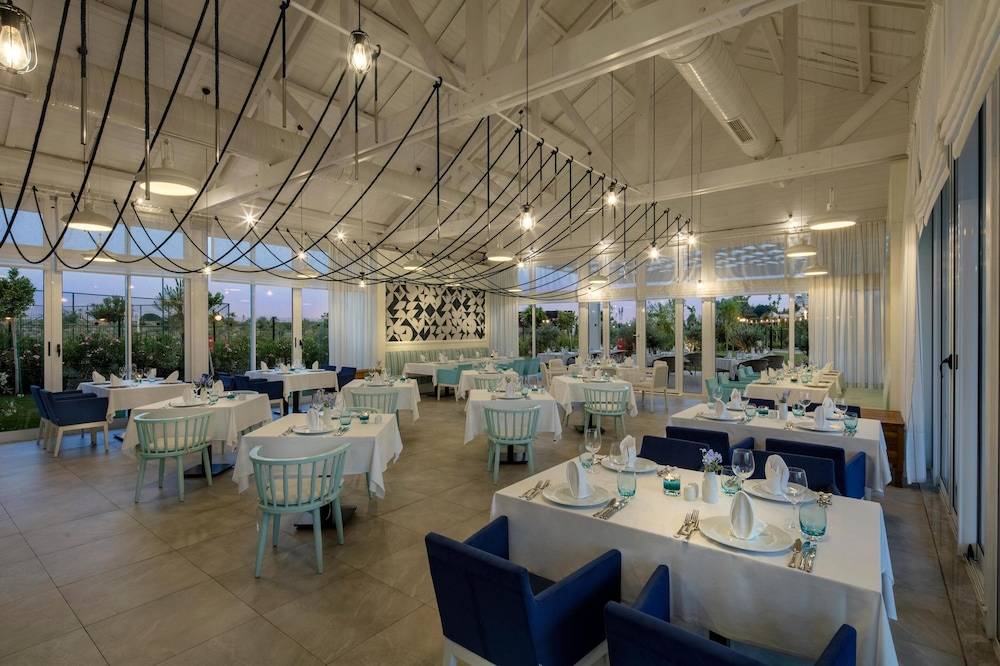 44_w3837h2556x3y3-d13cdd68_z