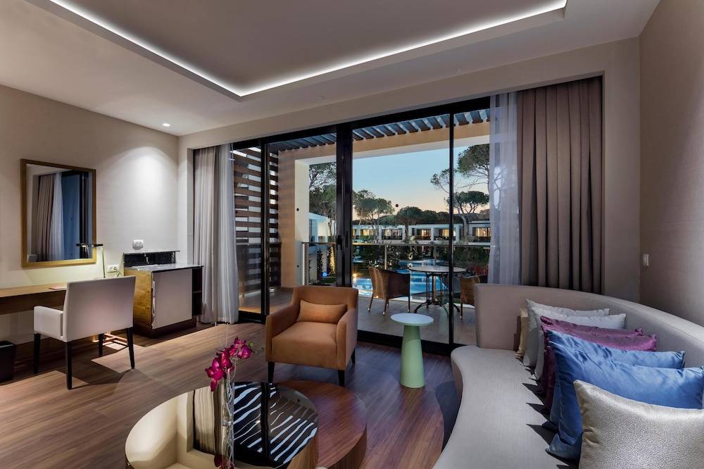 60_w3836h2556x4y4-b47487f2_z