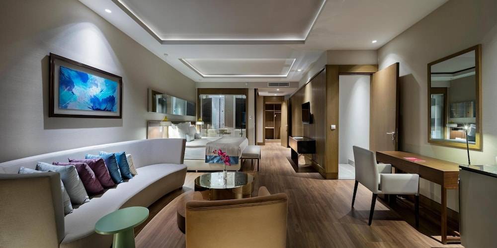 61_w3836h1916x4y4-86495ffb_z