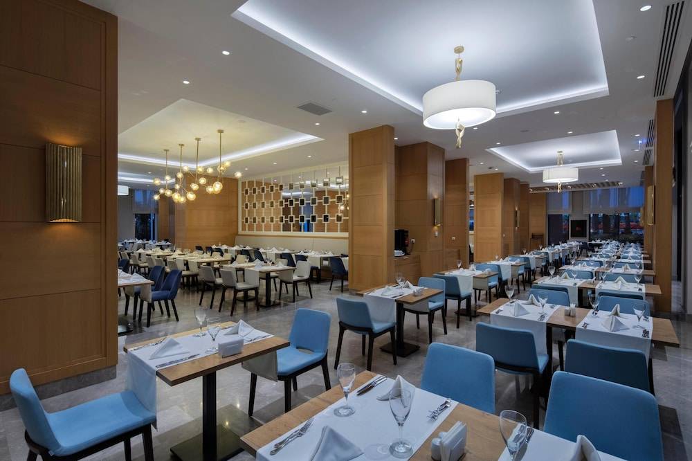 69_w3837h2555x3y4-fccb49e4_z