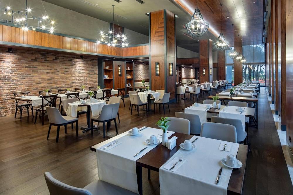 70_w3840h2556x0y3-92a3e722_z