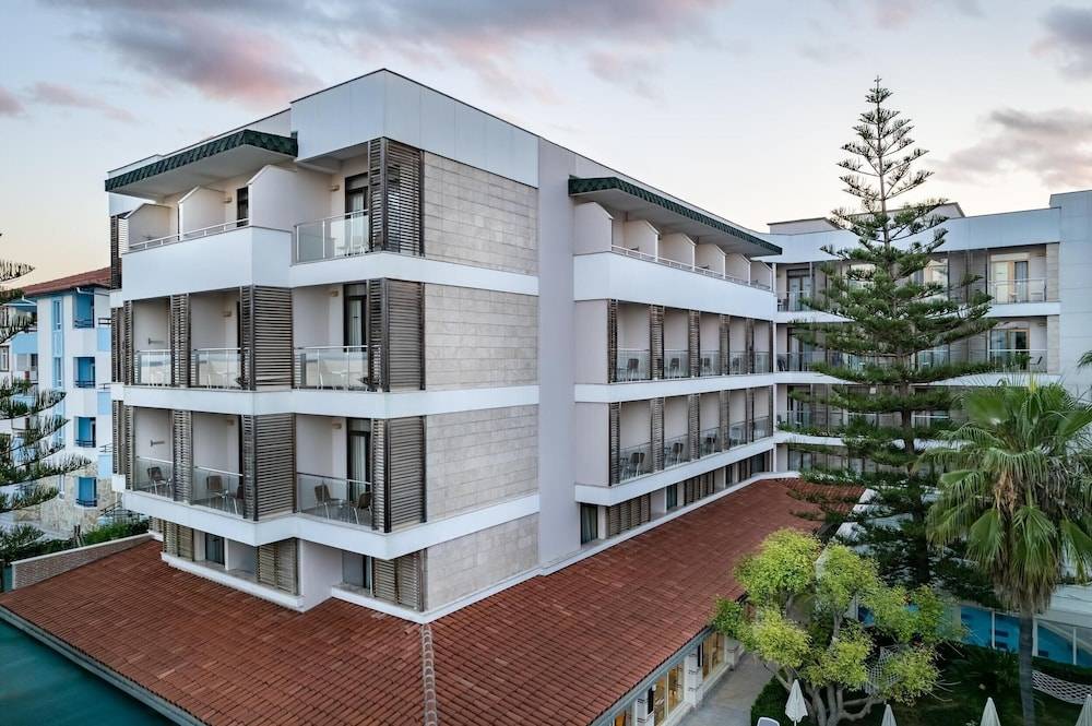 1_w2496h1659x2y3-3b6747d7_z