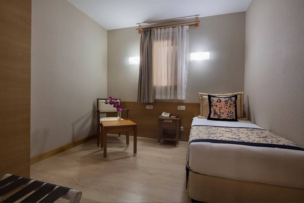 20_w1437h960x2y0-b84de832_z