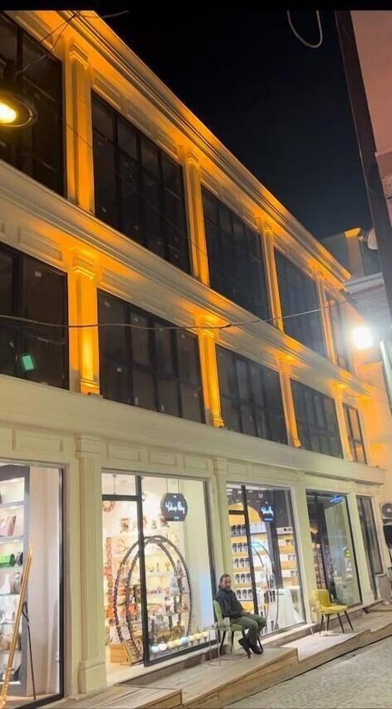 7_w473h854x0y79-e855270e_z