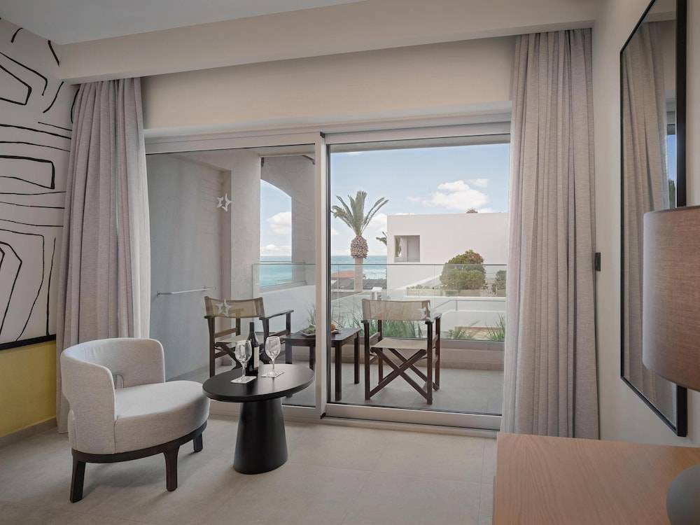 18_w3837h2876x3y4-2598a580_z