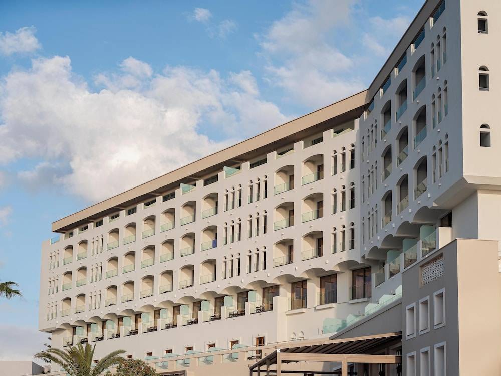 38_w3836h2877x4y3-9dc42f87_z