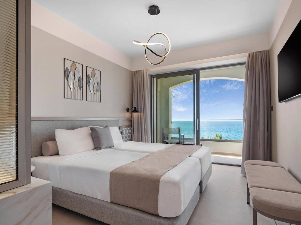 53_w3837h2876x3y4-3f7844c6_z