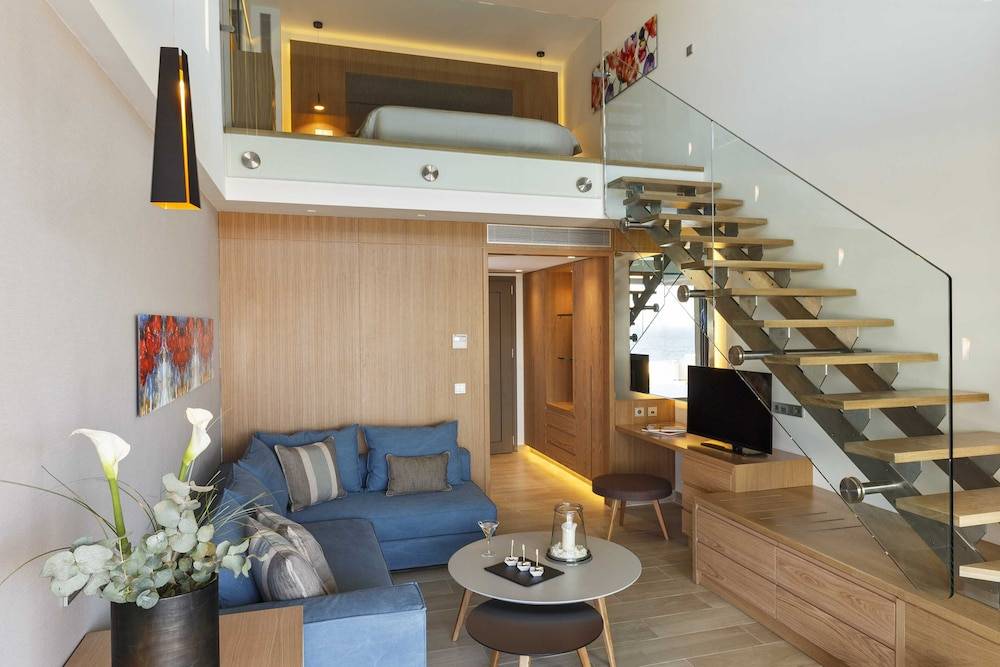 18_w5466h3648x0y0-4217a2c8_z