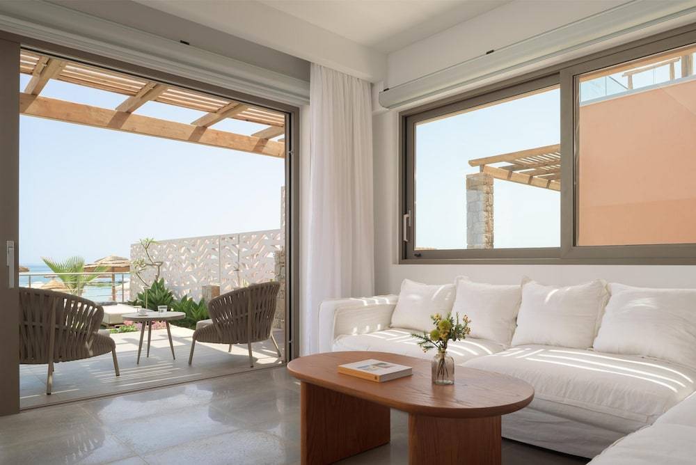 78_w3837h2563x3y0-c619cb36_z