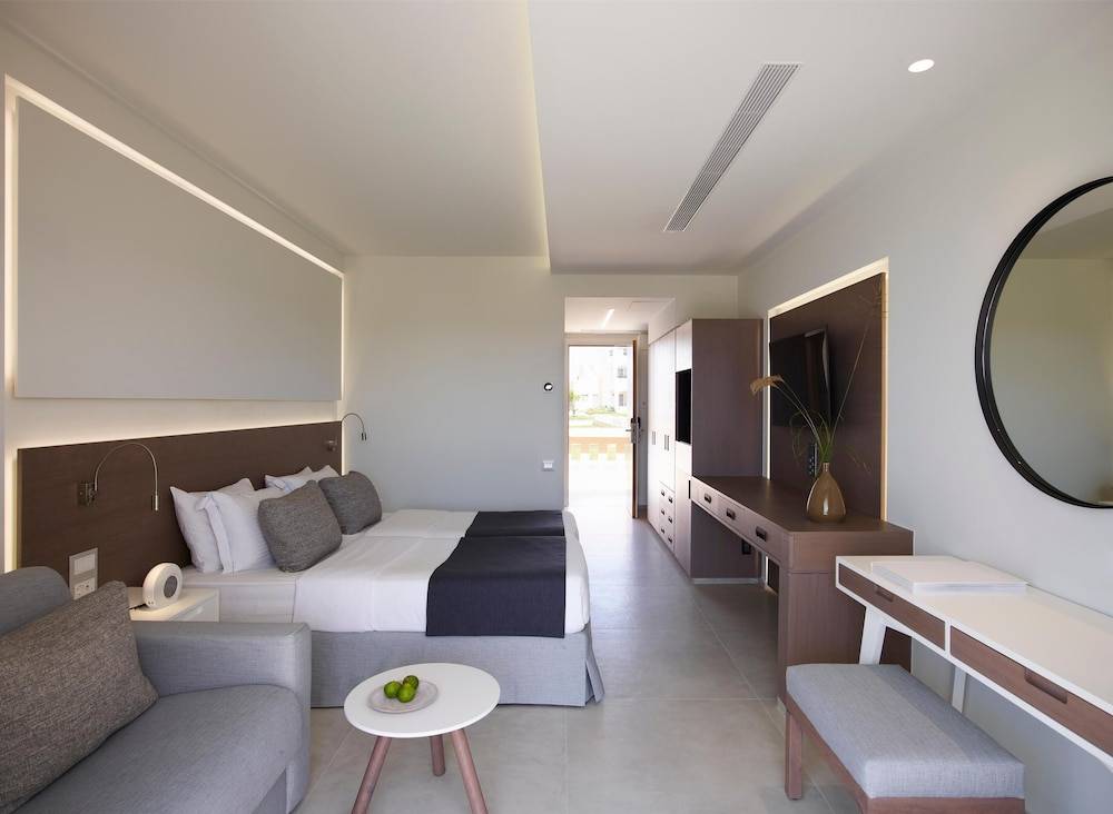 33_w3837h2809x3y0-83aa8291_z