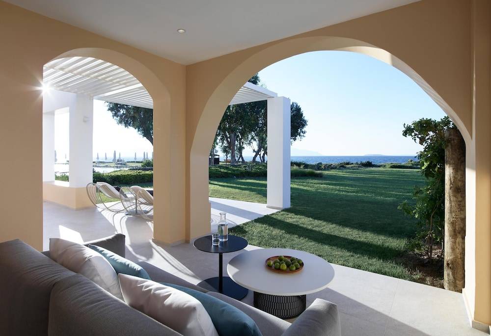 43_w3837h2630x3y3-9dd6d7e3_z