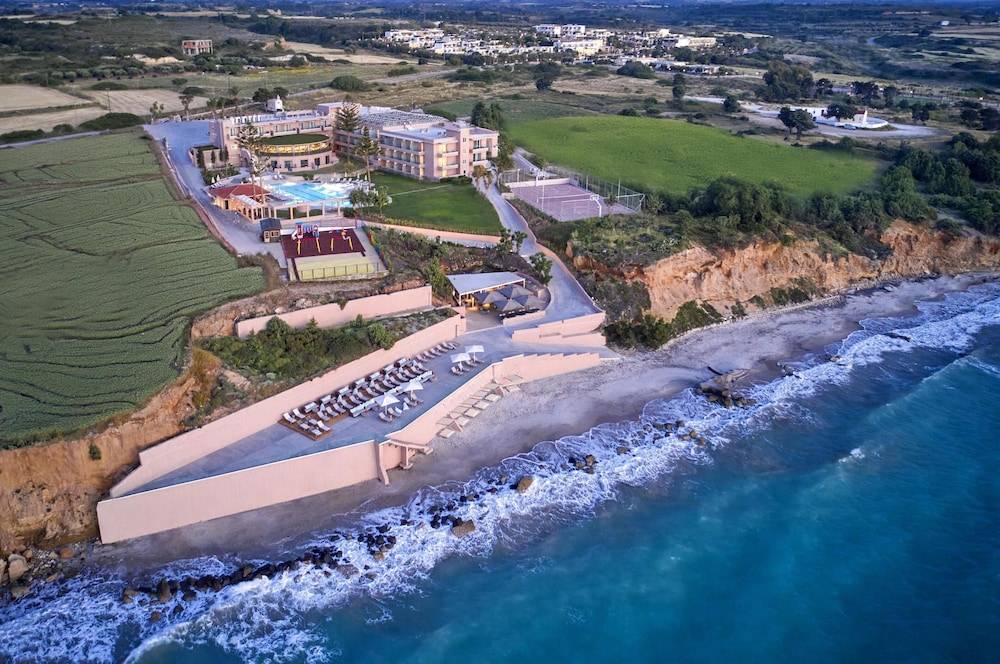 16_w3837h2546x3y3-f7b64a26_z