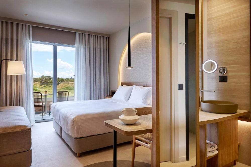 42_w3837h2557x3y3-65e2eb95_z