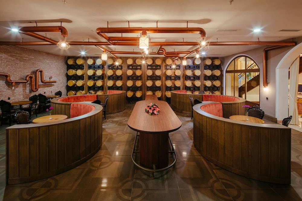 23_w3837h2556x3y3-ae8fdc8e_z