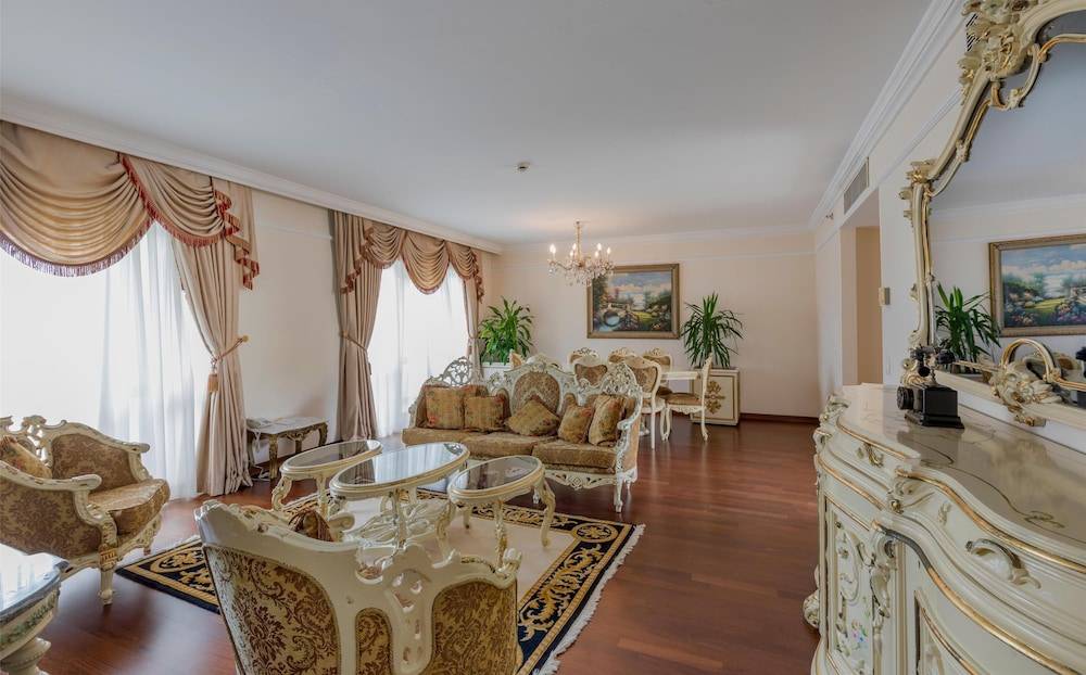 52_w3840h2387x0y3-46f8fb6d_z