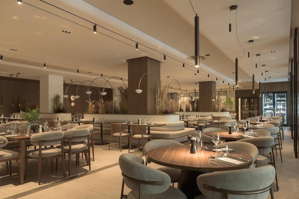 4_w3837h2560x3y3-66e0cbbe_z