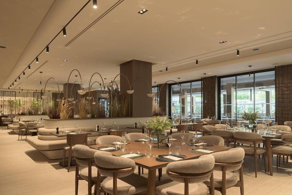 14_w3837h2560x3y3-0841fe80_z