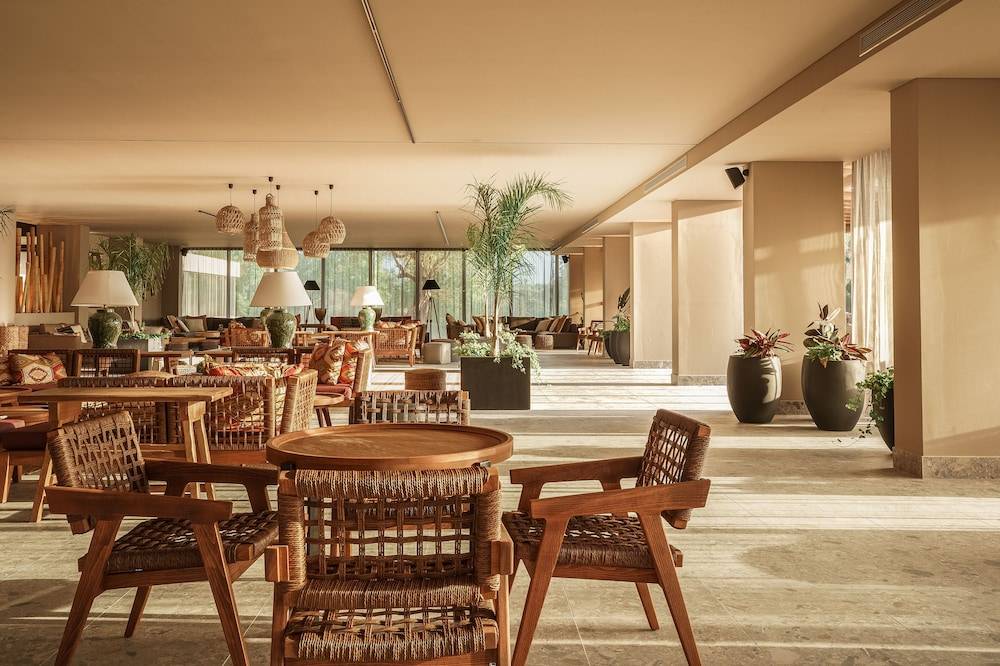 17_w6000h3995x0y0-a4698eeb_z