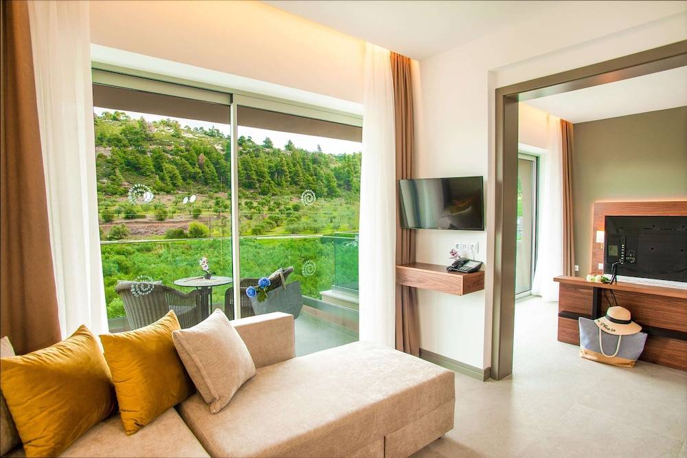 68_w3829h2550x4y1-ff158823_z