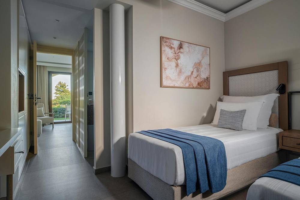 44_w3836h2557x4y3-5bc6e1a5_z