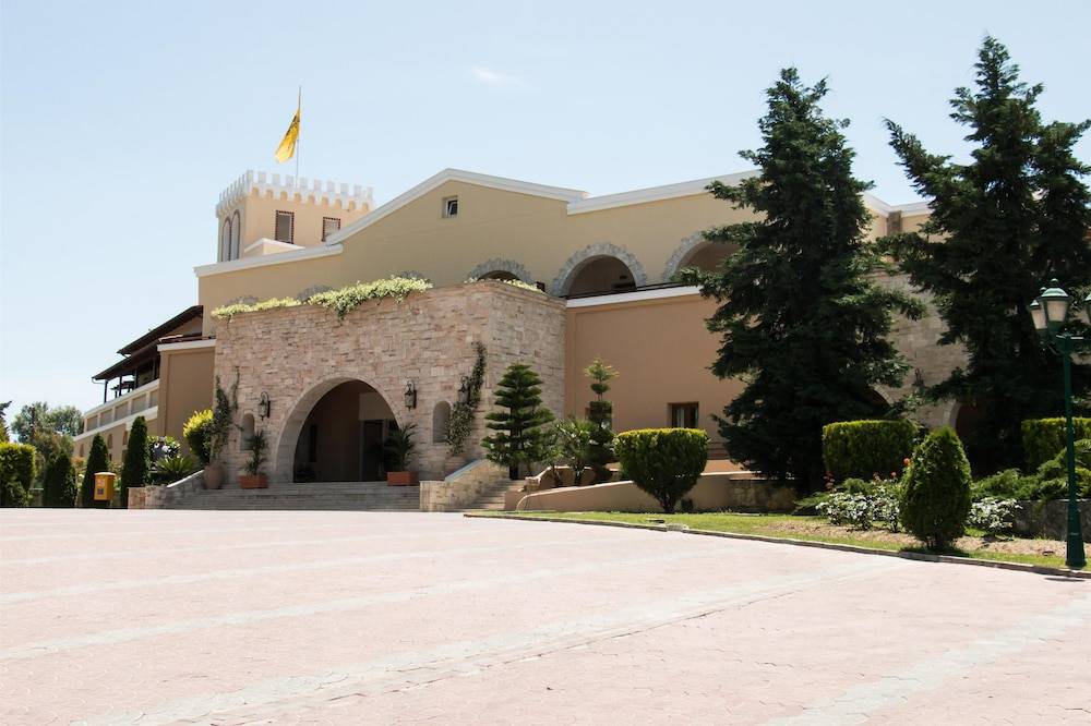 75_w3840h2556x0y4-1dd5ef1c_z