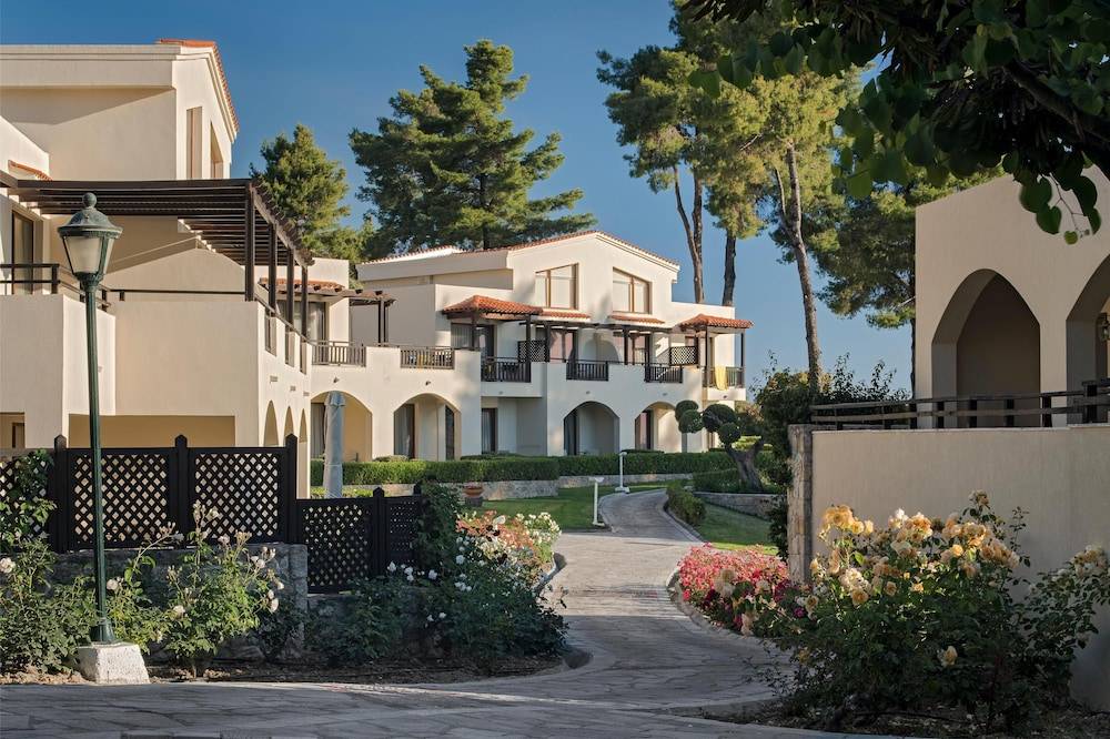 83_w3840h2558x0y3-173b14f1_z