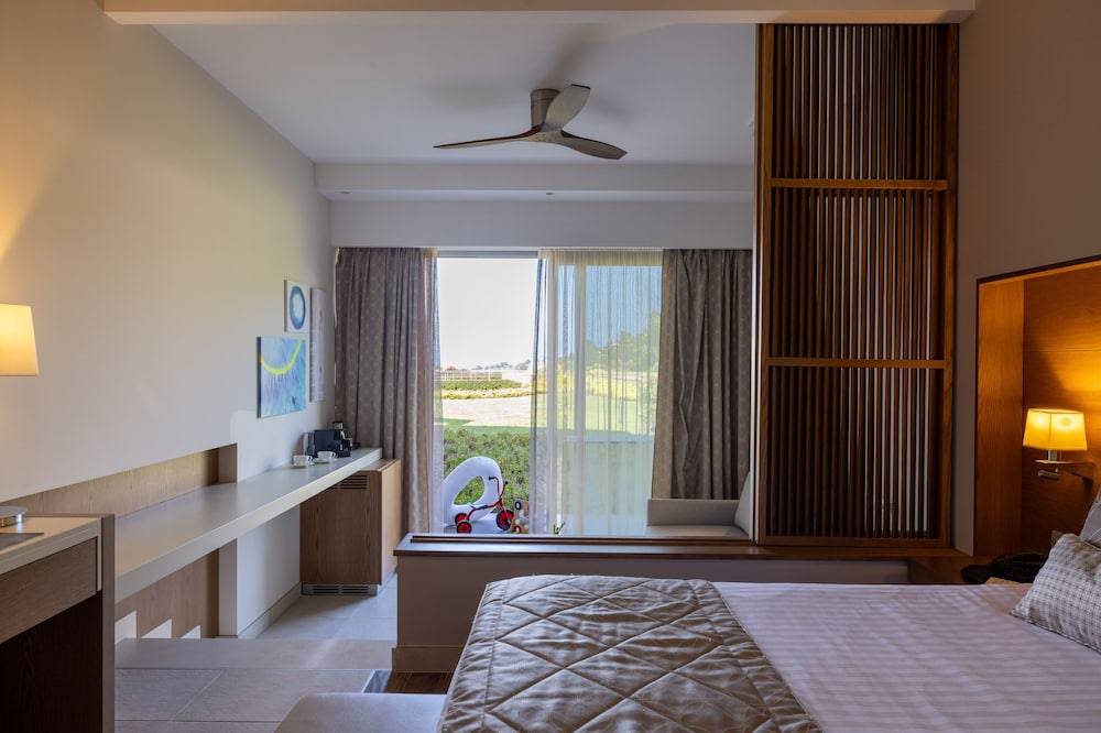 35_w4495h2992x2y4-bd69d7e2_z