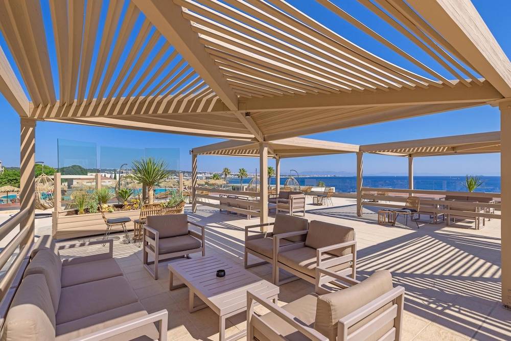 55_w3837h2558x3y3-260d3f93_z