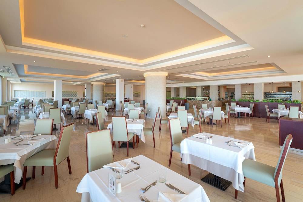 61_w3837h2557x3y4-9ab34a83_z