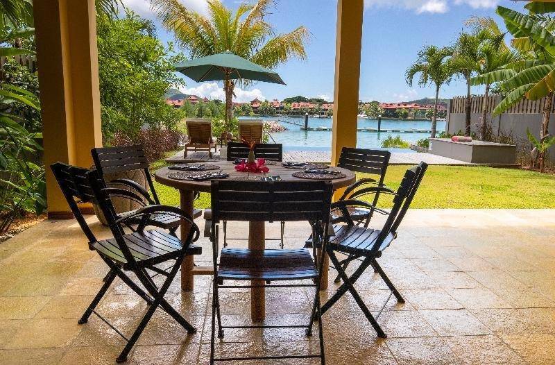 ja_enchanted_waterfront_seychelles__21665