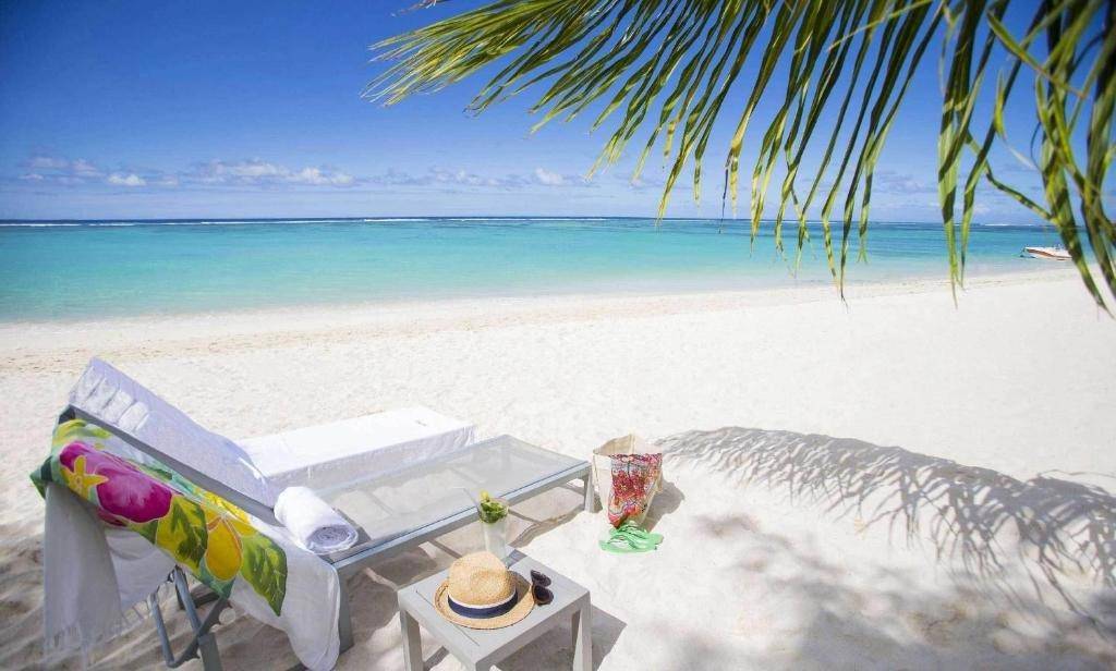 crystals_beach_resort_belle_mare__a_member_of_radisson_individuals_17983