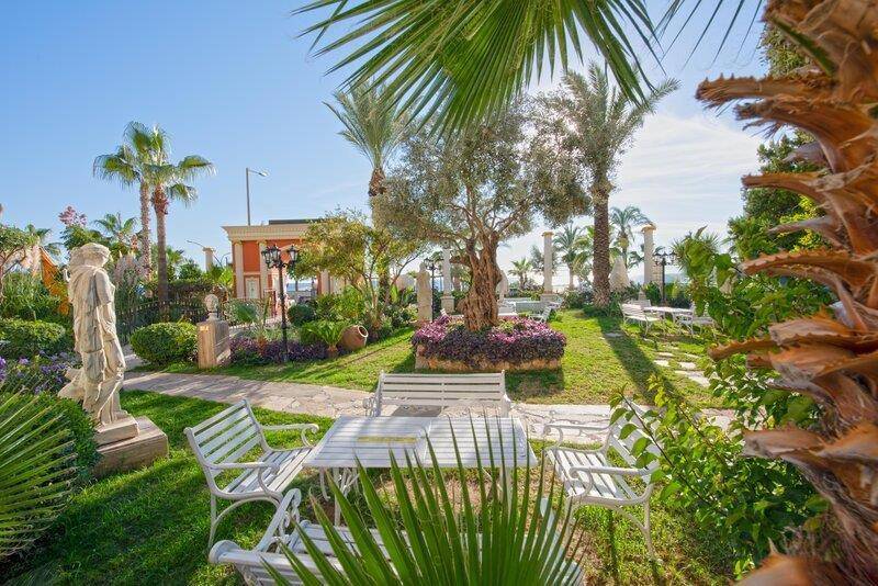 antique_roman_palace_11172