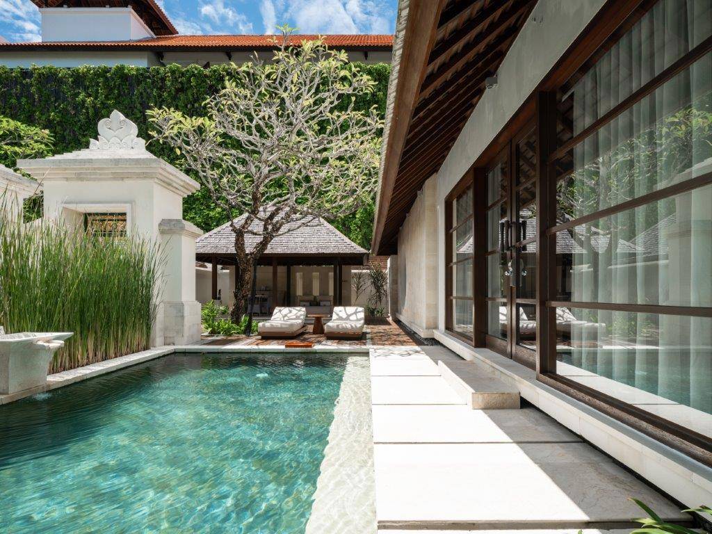 the_royal_santrian_24874