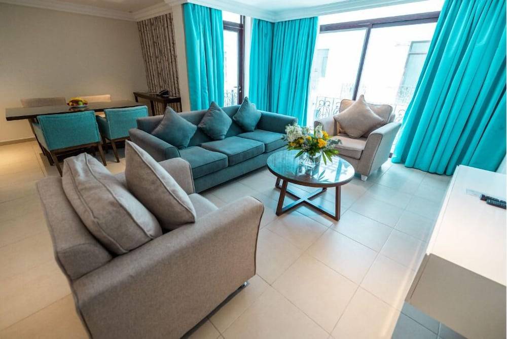 31_w872h583x4y0-ae6275ce_z