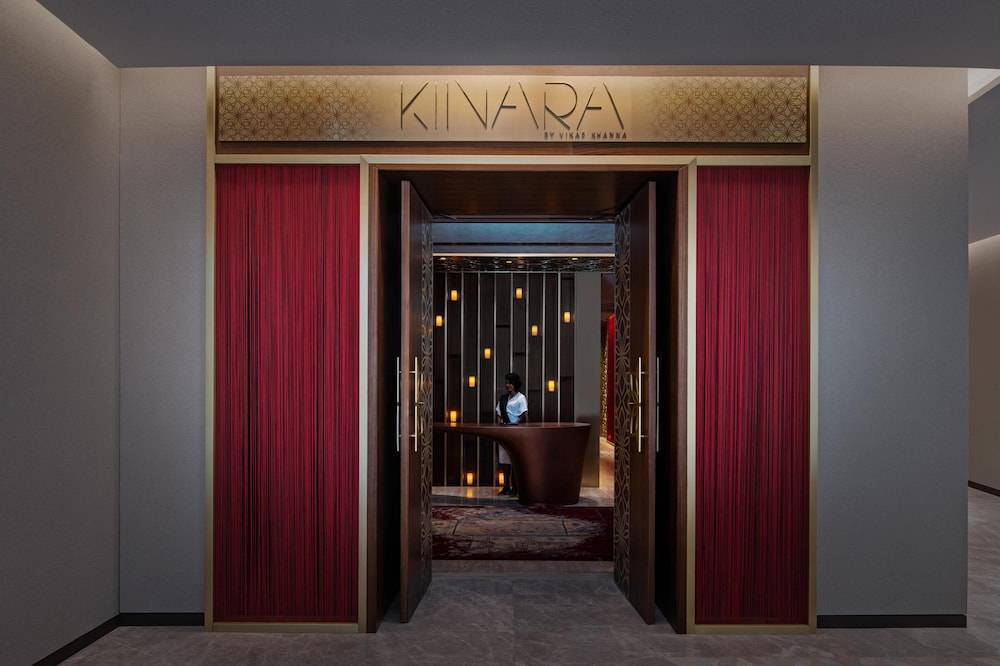 4_w3837h2556x3y3-13f96259_z