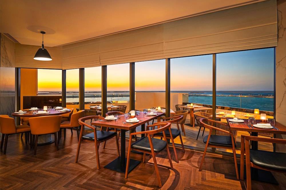 13_w3840h2556x0y3-2522cdaa_z