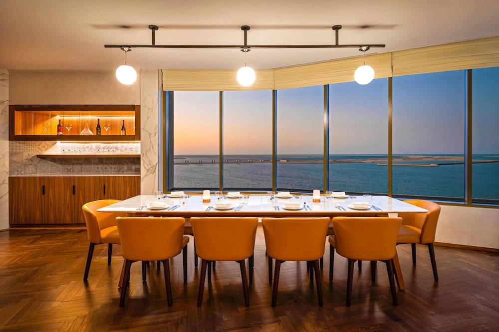 36_w3837h2556x3y3-5f8e8f77_z