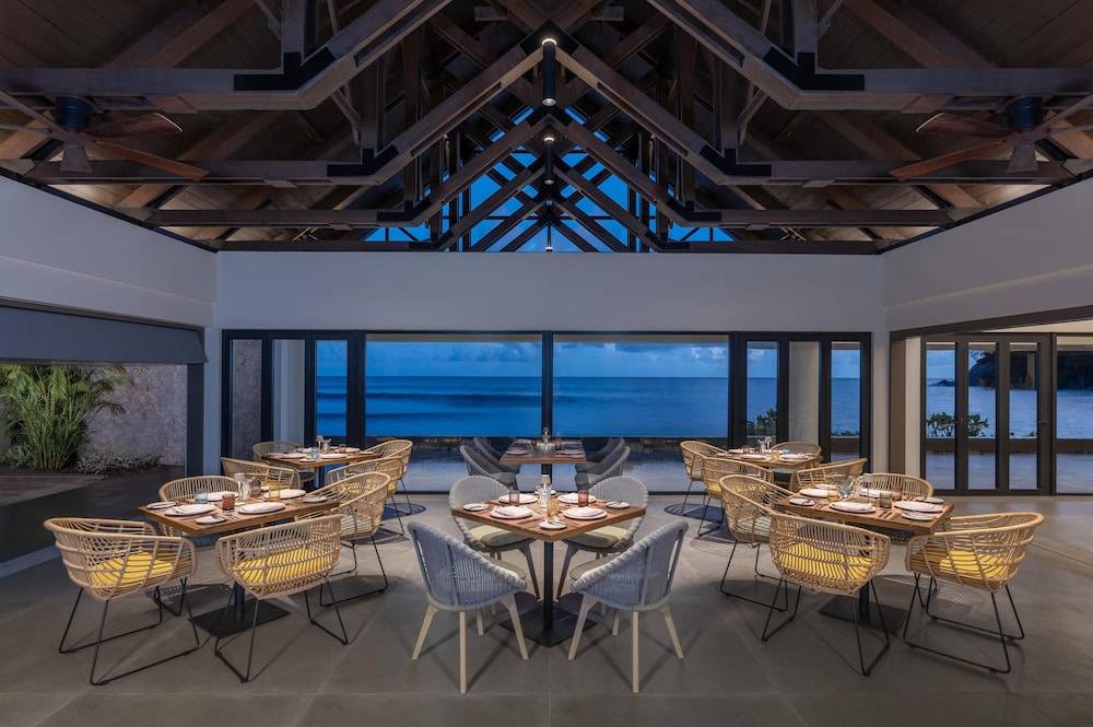 4_w3837h2552x3y3-d709f645_z