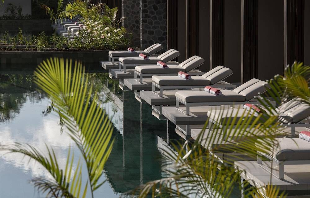 35_w3840h2453x0y3-e080605e_z