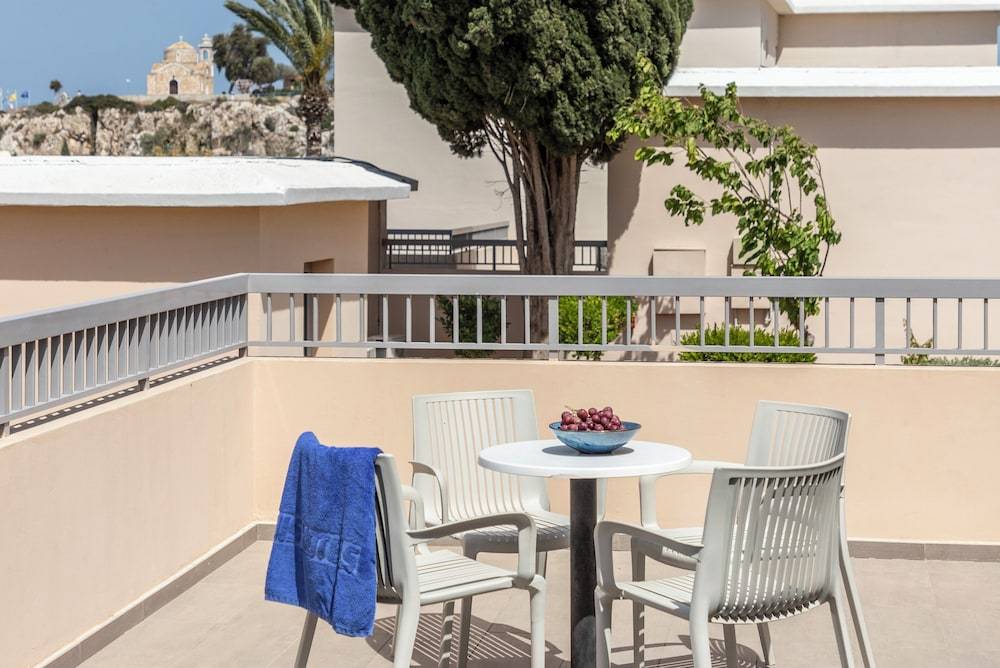 41_w6221h4160x10y0-68f1f492_z