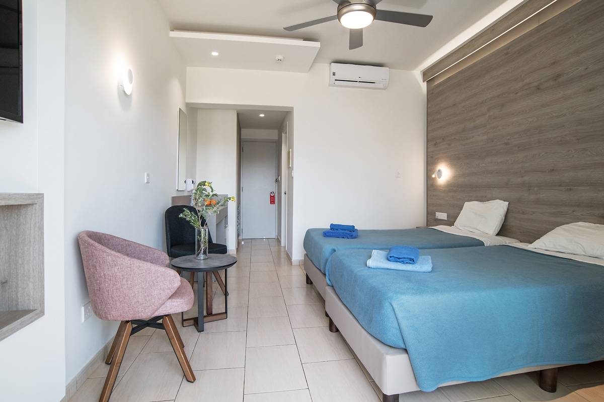 8_ACYLCACN64_1232472