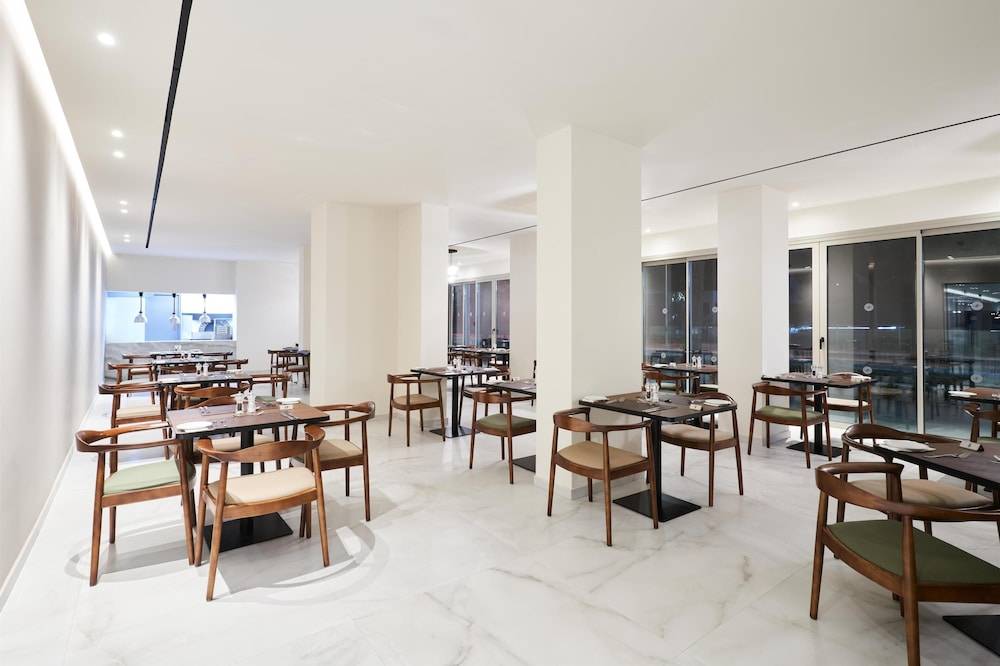 4_w5759h3835x0y5-8620e107_z