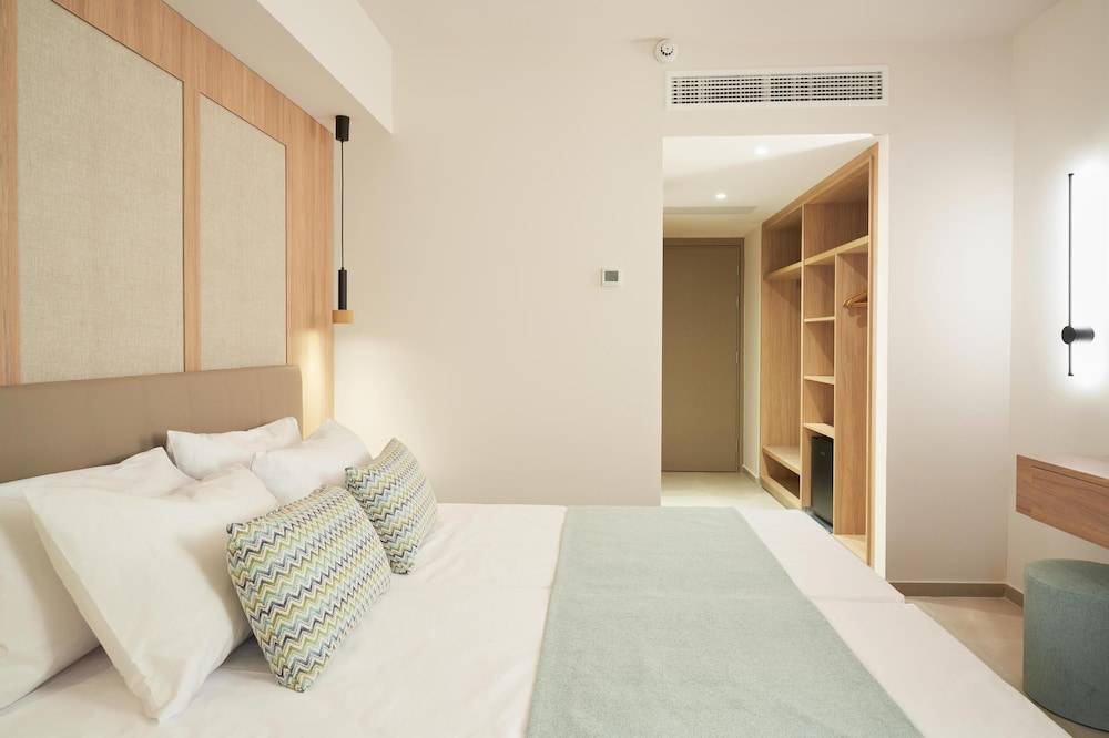 13_w5755h3835x5y5-5d15f0d3_z