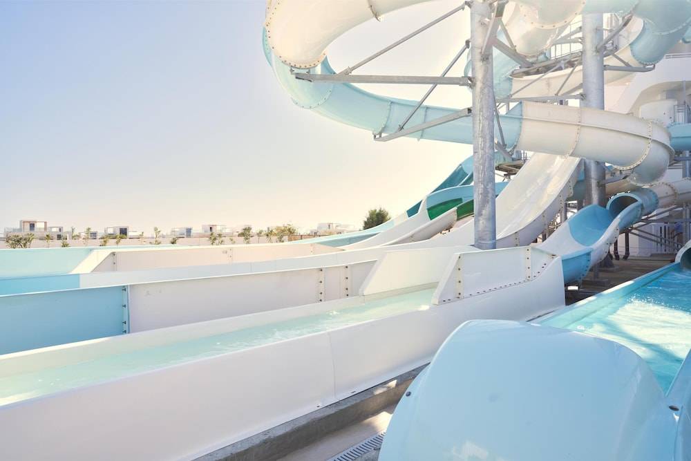 16_w5755h3840x5y0-437d1377_z