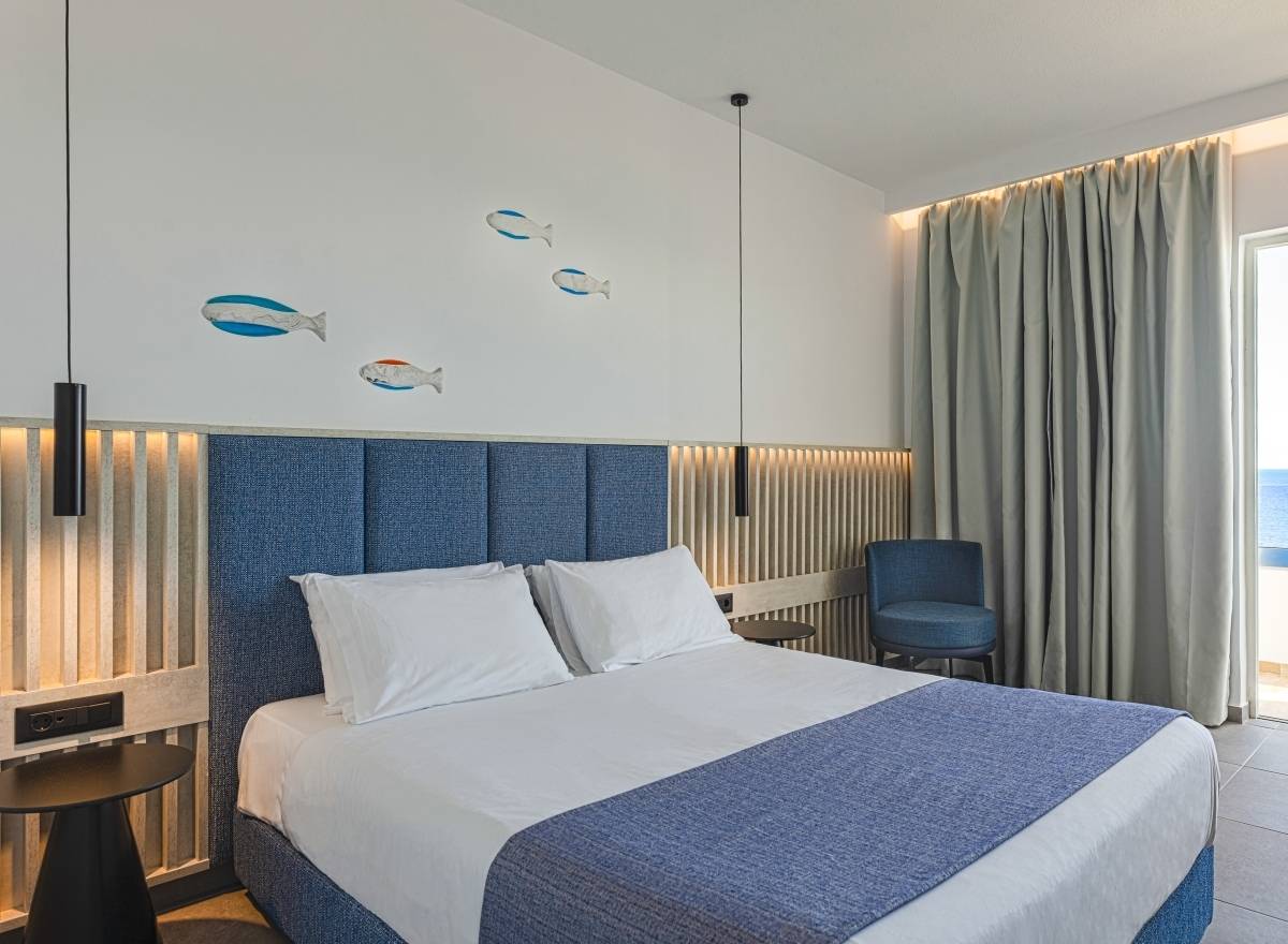 4_AMTSGR0JC4_1525398