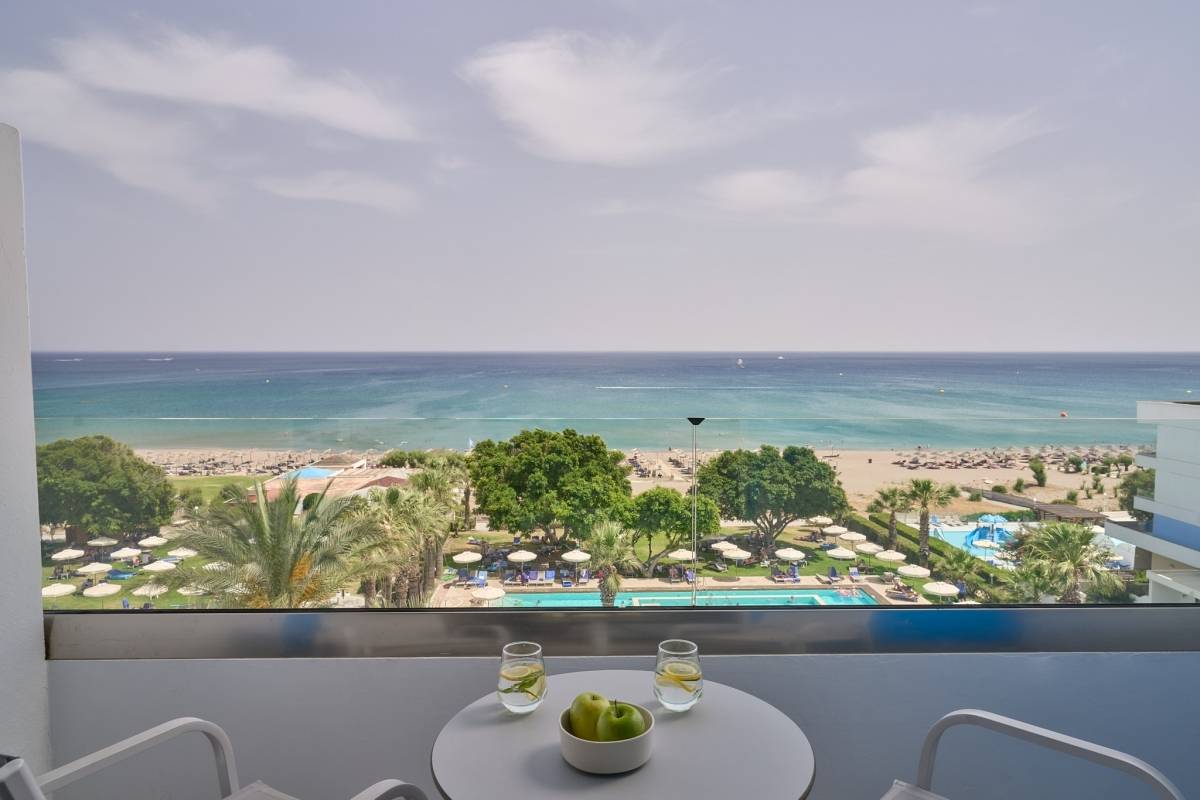 10_AMTSGR0JC4_1525406