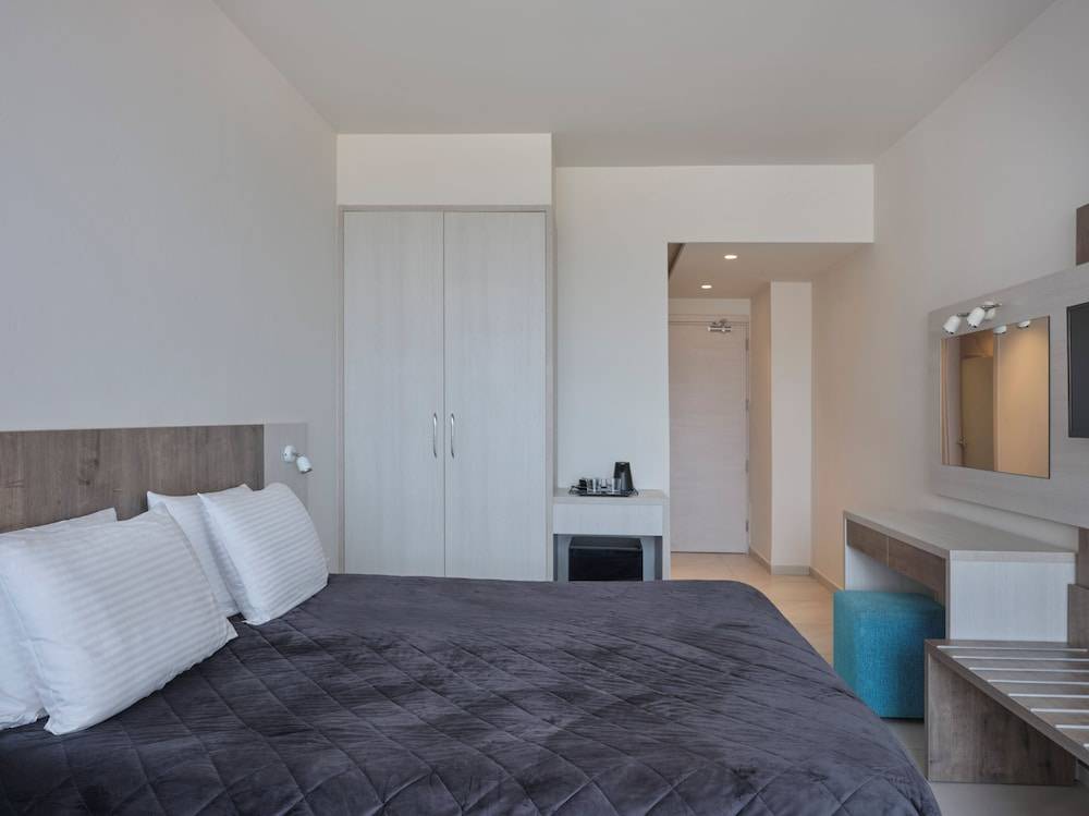 19_w8256h6187x0y0-5bbfba64_z