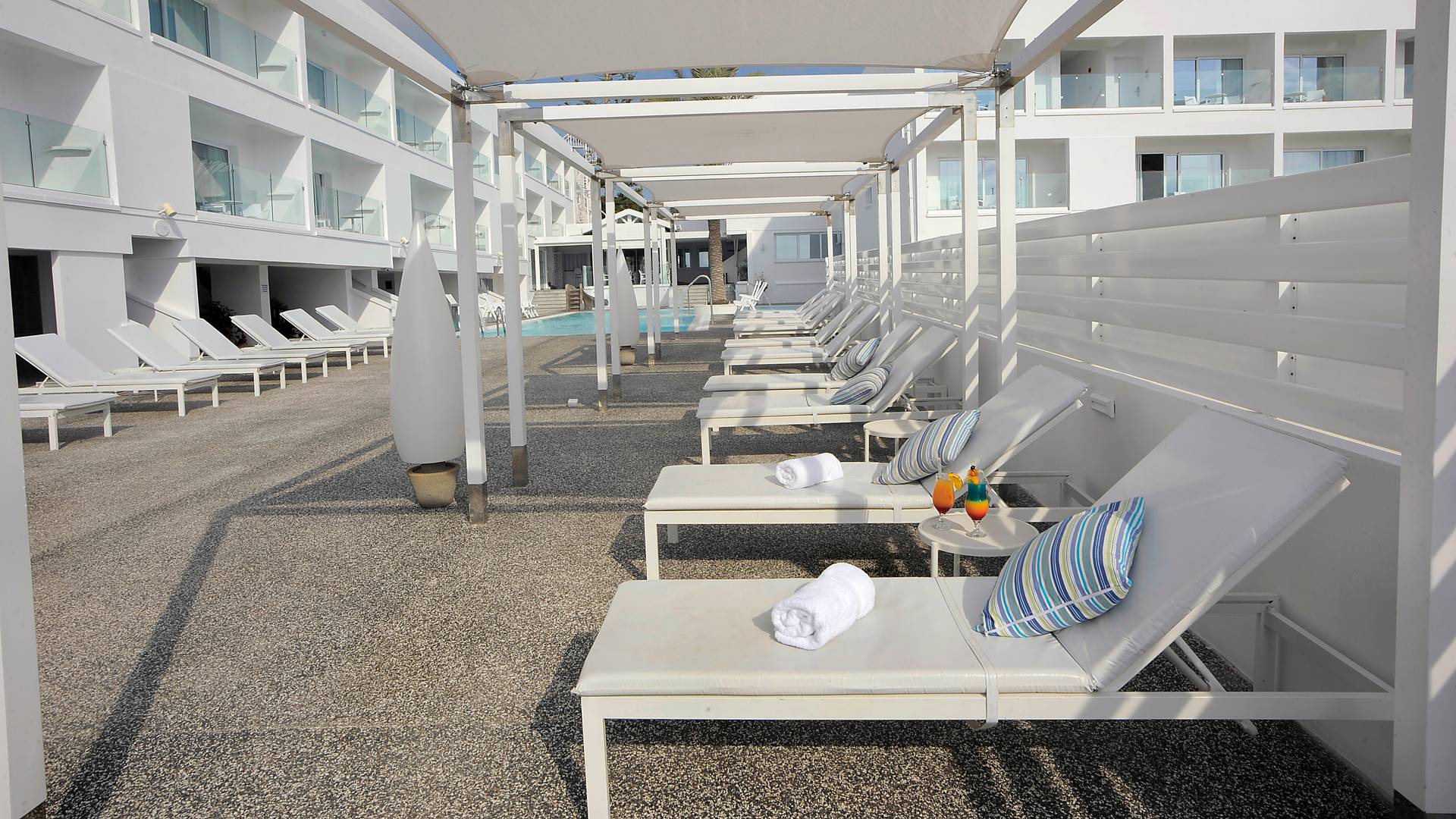 21_ACYLCA8JZS_1160828