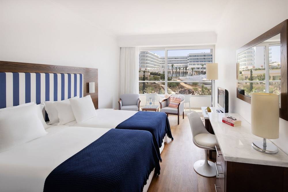 50_w3500h2331x0y3-d7fbd73e_z